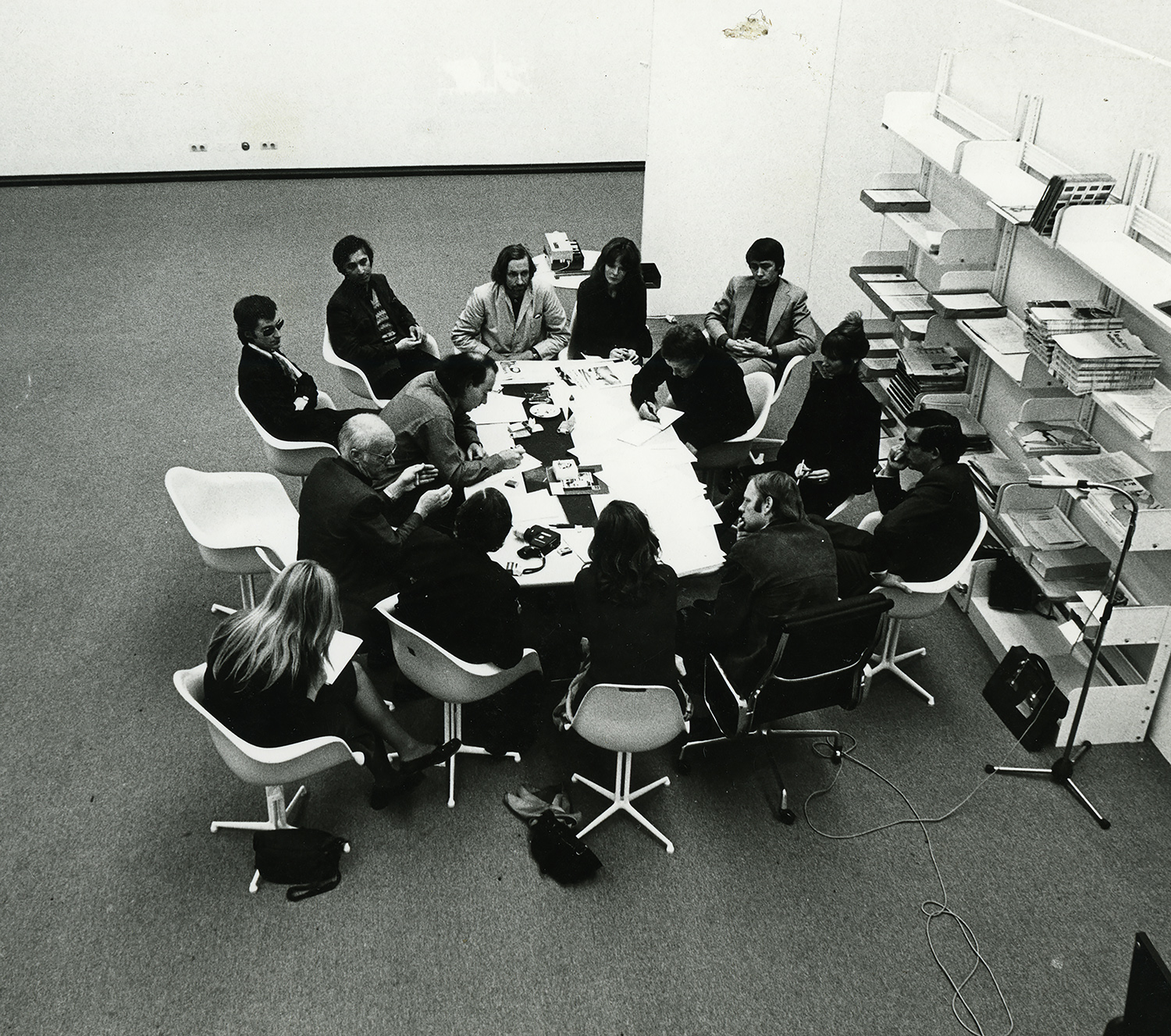 Artist Placement Group's 'The Sculpture' installation, with participants, at Between 6, Städtische Kunsthalle Düsseldorf, 15–17 June 1971 (Grace Ndiritu 1)